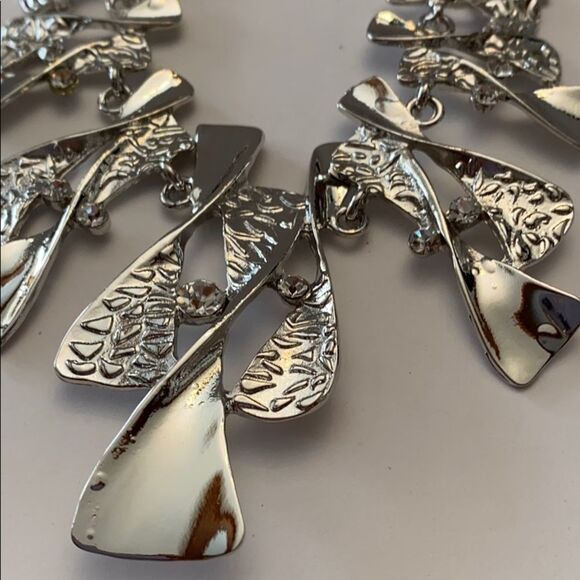 Paparazzi Womens Necklace Silver colored Rhinestone Bling Statement Fashion - Picture 5 of 7